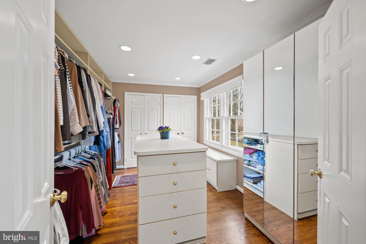 1109 OLD CEDAR RD, MCLEAN, Virginia 22102, 4 Bedrooms Bedrooms, ,4 BathroomsBathrooms,Residential,For sale,1109 OLD CEDAR RD,VAFX2286674 MLS # VAFX2286674