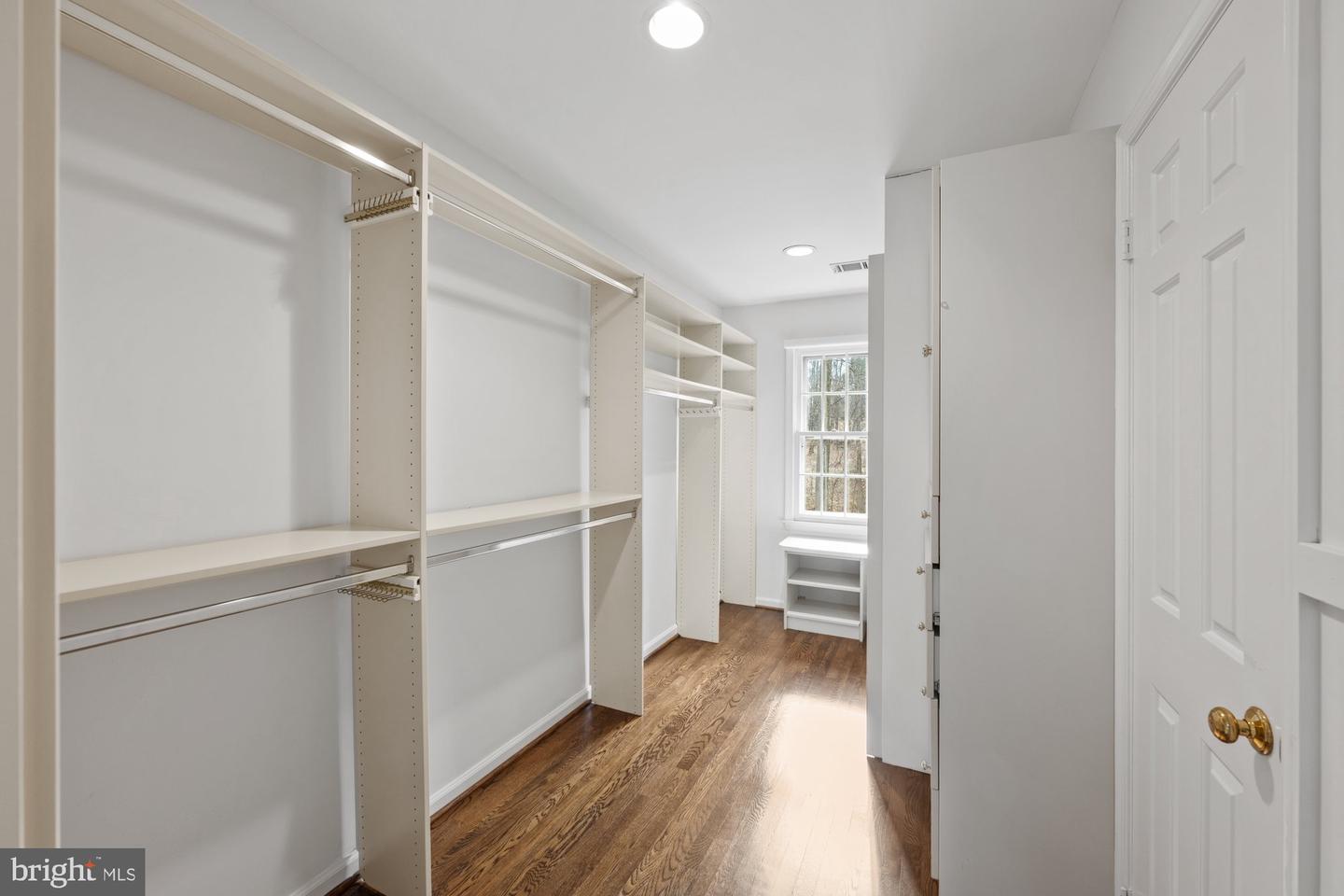 1109 OLD CEDAR RD, MCLEAN, Virginia 22102, 4 Bedrooms Bedrooms, ,4 BathroomsBathrooms,Residential,For sale,1109 OLD CEDAR RD,VAFX2286674 MLS # VAFX2286674