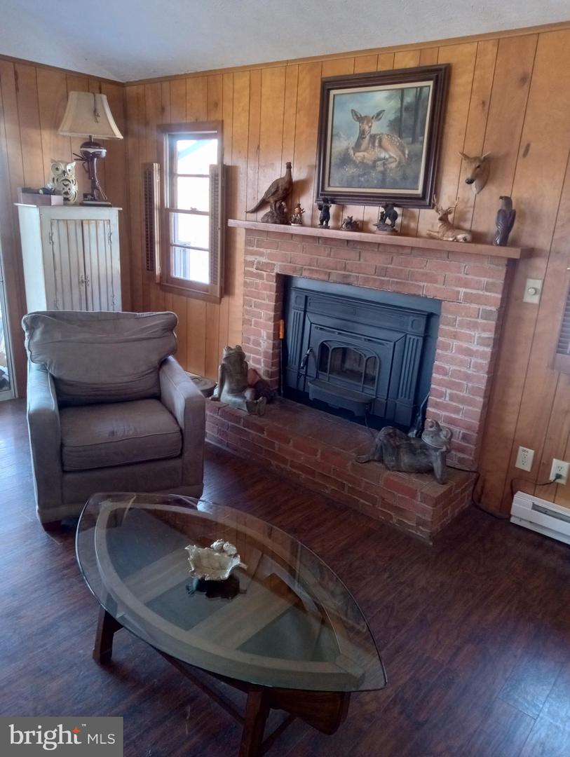 155 PEE WEE LN, LINDEN, Virginia 22642, 2 Bedrooms Bedrooms, ,1 BathroomBathrooms,Residential,For sale,155 PEE WEE LN,VAWR2013250 MLS # VAWR2013250