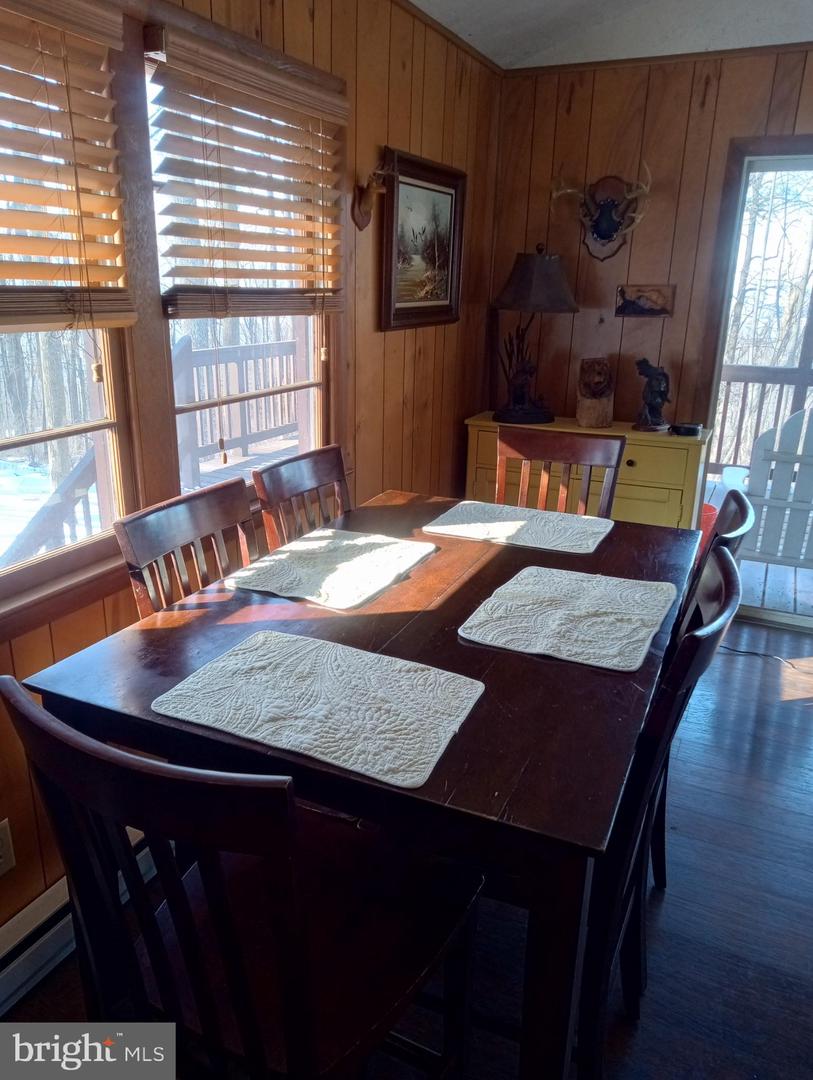 155 PEE WEE LN, LINDEN, Virginia 22642, 2 Bedrooms Bedrooms, ,1 BathroomBathrooms,Residential,For sale,155 PEE WEE LN,VAWR2013250 MLS # VAWR2013250