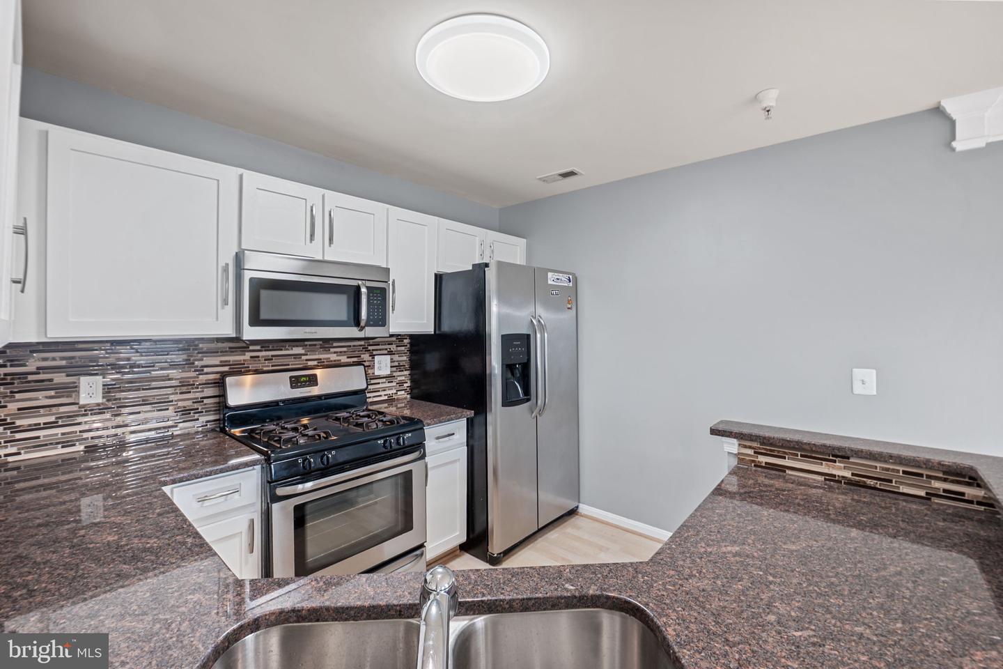 46966 COURTYARD SQ #301, STERLING, Virginia 20164, 2 Bedrooms Bedrooms, ,2 BathroomsBathrooms,Residential,For sale,46966 COURTYARD SQ #301,VALO2114834 MLS # VALO2114834