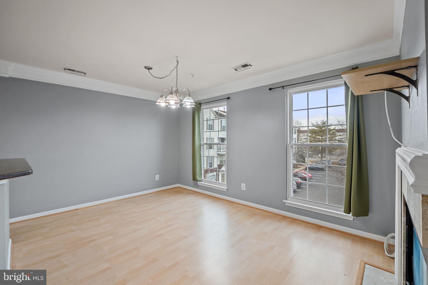 46966 COURTYARD SQ #301, STERLING, Virginia 20164, 2 Bedrooms Bedrooms, ,2 BathroomsBathrooms,Residential,For sale,46966 COURTYARD SQ #301,VALO2114834 MLS # VALO2114834