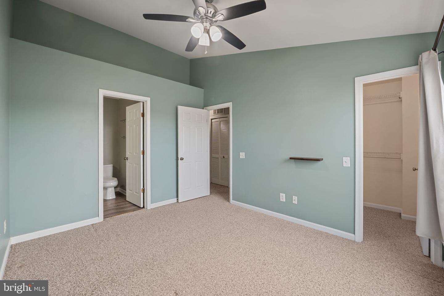 46966 COURTYARD SQ #301, STERLING, Virginia 20164, 2 Bedrooms Bedrooms, ,2 BathroomsBathrooms,Residential,For sale,46966 COURTYARD SQ #301,VALO2114834 MLS # VALO2114834