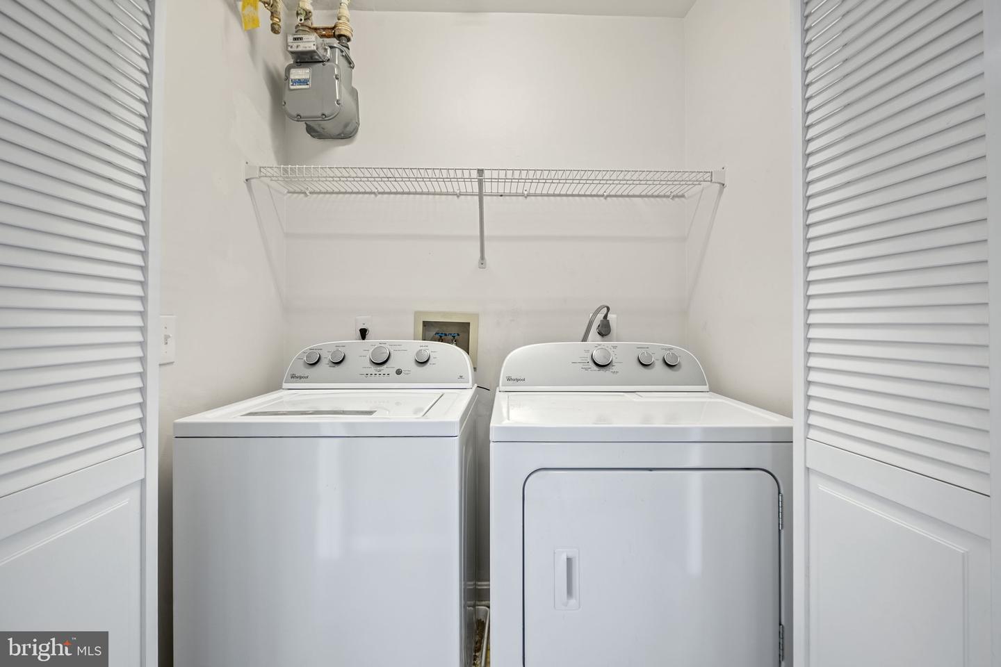 46966 COURTYARD SQ #301, STERLING, Virginia 20164, 2 Bedrooms Bedrooms, ,2 BathroomsBathrooms,Residential,For sale,46966 COURTYARD SQ #301,VALO2114834 MLS # VALO2114834