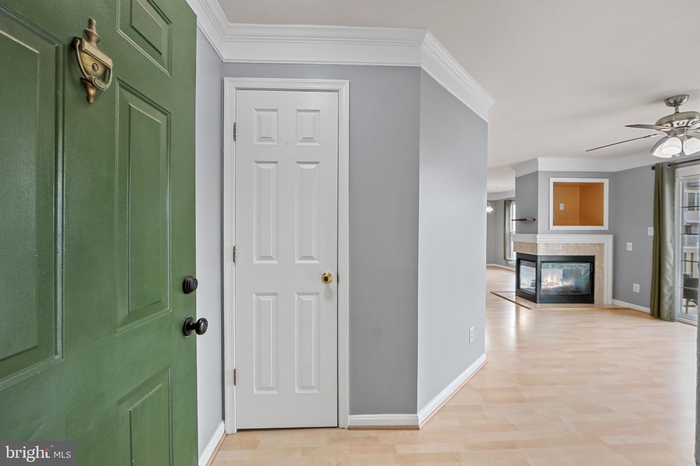 46966 COURTYARD SQ #301, STERLING, Virginia 20164, 2 Bedrooms Bedrooms, ,2 BathroomsBathrooms,Residential,For sale,46966 COURTYARD SQ #301,VALO2114834 MLS # VALO2114834