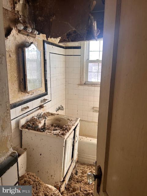 3980 2ND ST SW, WASHINGTON, District Of Columbia 20032, 3 Bedrooms Bedrooms, ,1 BathroomBathrooms,Residential,For sale,3980 2ND ST SW,DCDC2243868 MLS # DCDC2243868