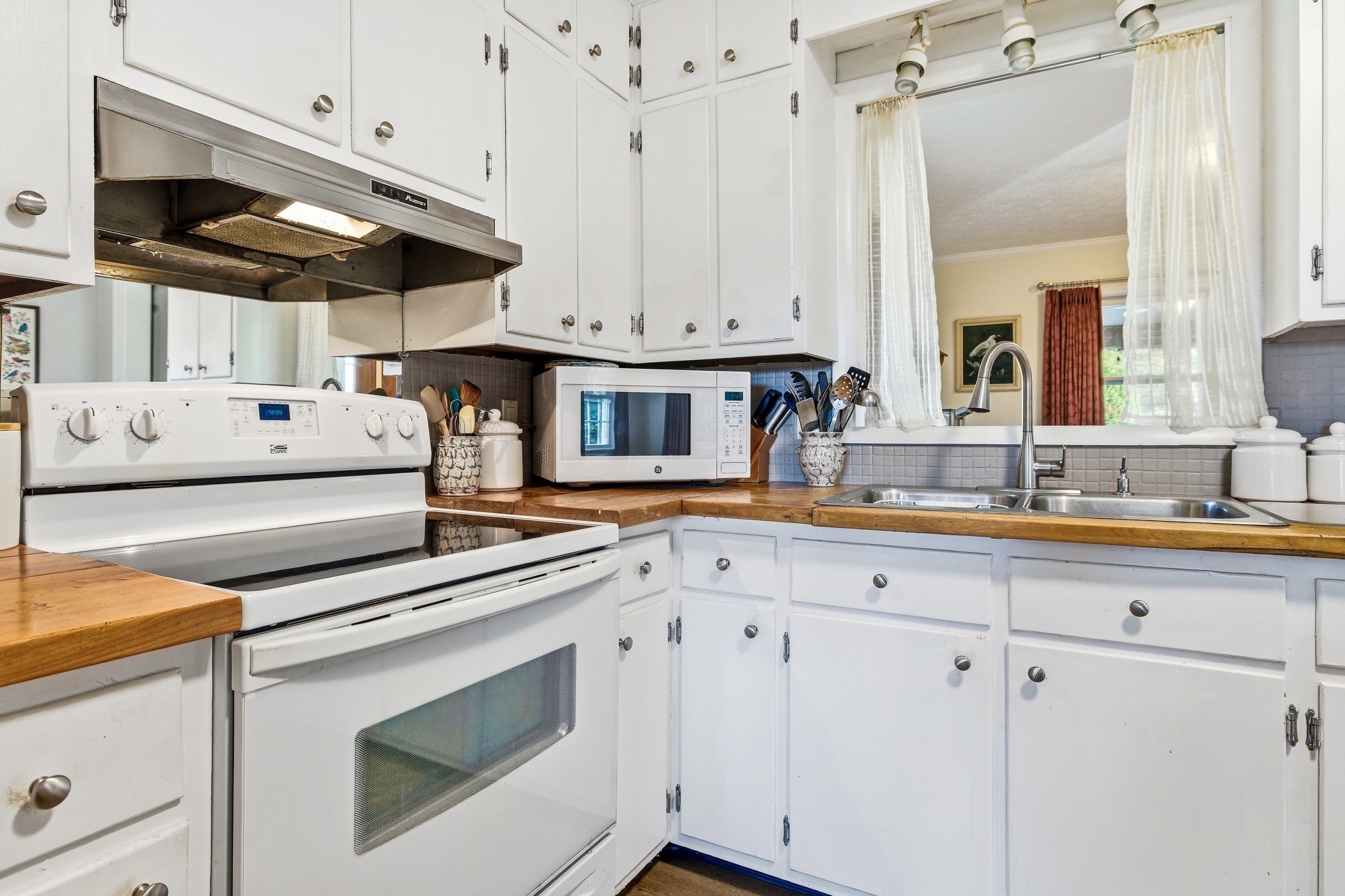 480 MONT VIEW LN, LURAY, Virginia 22835, 3 Bedrooms Bedrooms, ,2 BathroomsBathrooms,Residential,480 MONT VIEW LN,670964 MLS # 670964 480 MONT VIEW LN, LURAY, Virginia 22835, 3 Bedrooms Bedrooms, ,2 BathroomsBathrooms,Residential,480 MONT VIEW LN,670964 MLS # 670964