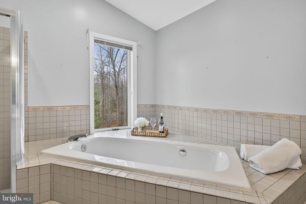 8423 LOCK LN, WARRENTON, Virginia 20186, 3 Bedrooms Bedrooms, ,3 BathroomsBathrooms,Residential,8423 LOCK LN,VAFQ2019994 MLS # VAFQ2019994