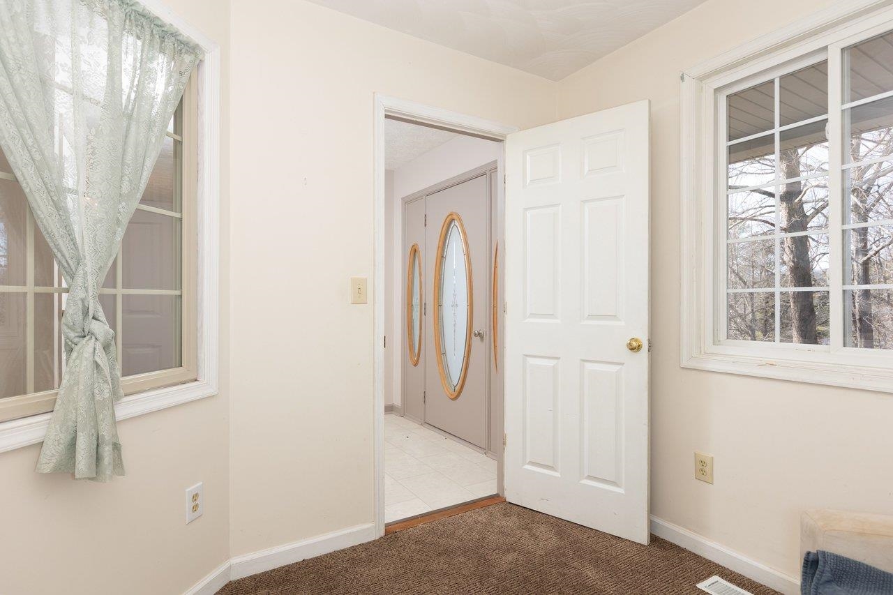 4759 EAST SIDE HWY, GROTTOES, Virginia 24441, 3 Bedrooms Bedrooms, ,2 BathroomsBathrooms,Residential,4759 EAST SIDE HWY,672903 MLS # 672903 4759 EAST SIDE HWY, GROTTOES, Virginia 24441, 3 Bedrooms Bedrooms, ,2 BathroomsBathrooms,Residential,4759 EAST SIDE HWY,672903 MLS # 672903