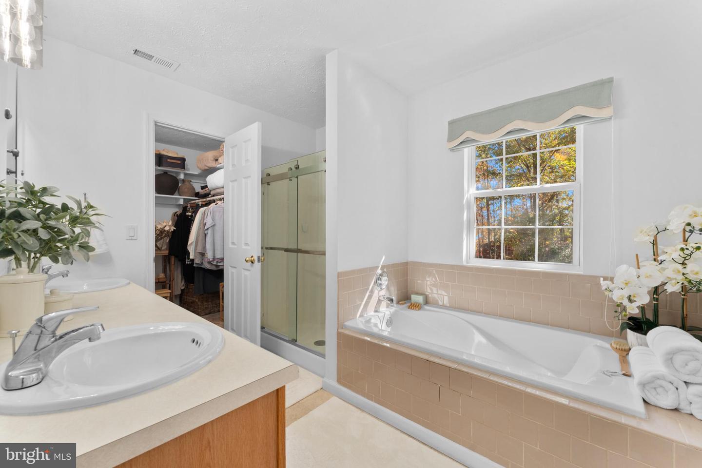 214 MONUMENT RD, LOCUST GROVE, Virginia 22508, 4 Bedrooms Bedrooms, 6 Rooms Rooms,2 BathroomsBathrooms,Residential,For sale,214 MONUMENT RD,VAOR2012734 MLS # VAOR2012734