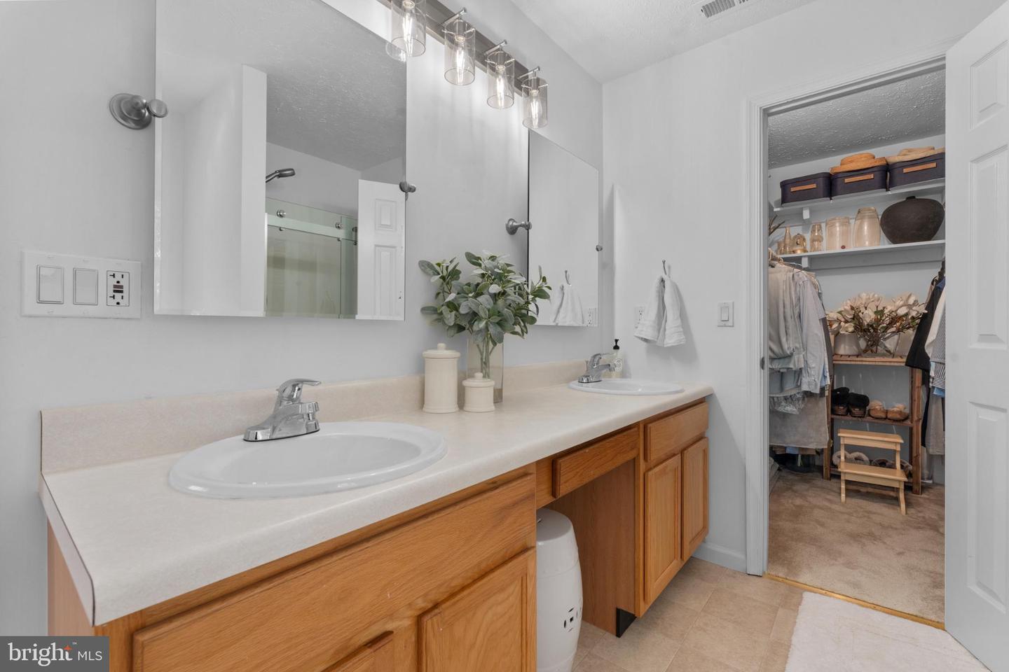 214 MONUMENT RD, LOCUST GROVE, Virginia 22508, 4 Bedrooms Bedrooms, 6 Rooms Rooms,2 BathroomsBathrooms,Residential,For sale,214 MONUMENT RD,VAOR2012734 MLS # VAOR2012734