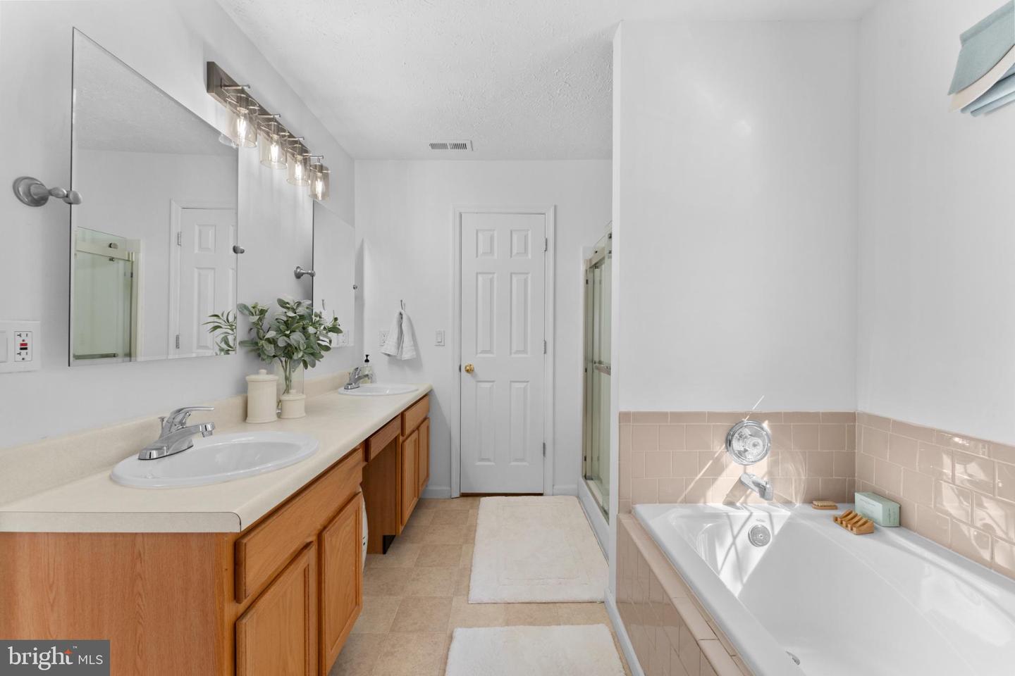 214 MONUMENT RD, LOCUST GROVE, Virginia 22508, 4 Bedrooms Bedrooms, 6 Rooms Rooms,2 BathroomsBathrooms,Residential,For sale,214 MONUMENT RD,VAOR2012734 MLS # VAOR2012734