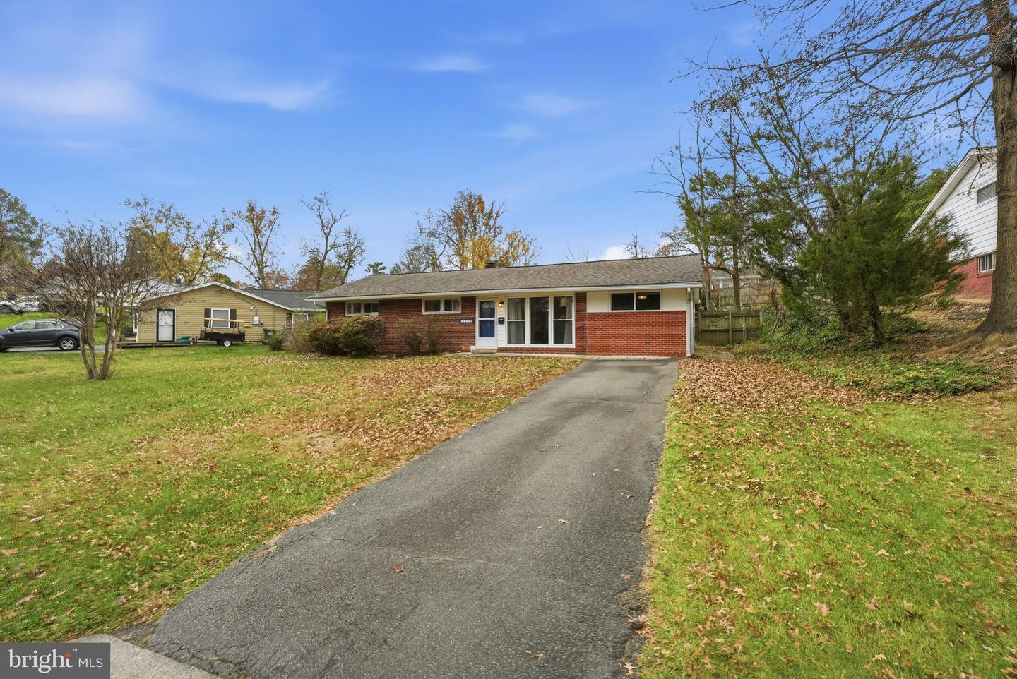 6302 SADDLE TREE DR, ALEXANDRIA, Virginia 22310, 4 Bedrooms Bedrooms, 8 Rooms Rooms,2 BathroomsBathrooms,Residential,For sale,6302 SADDLE TREE DR,VAFX2281456 MLS # VAFX2281456