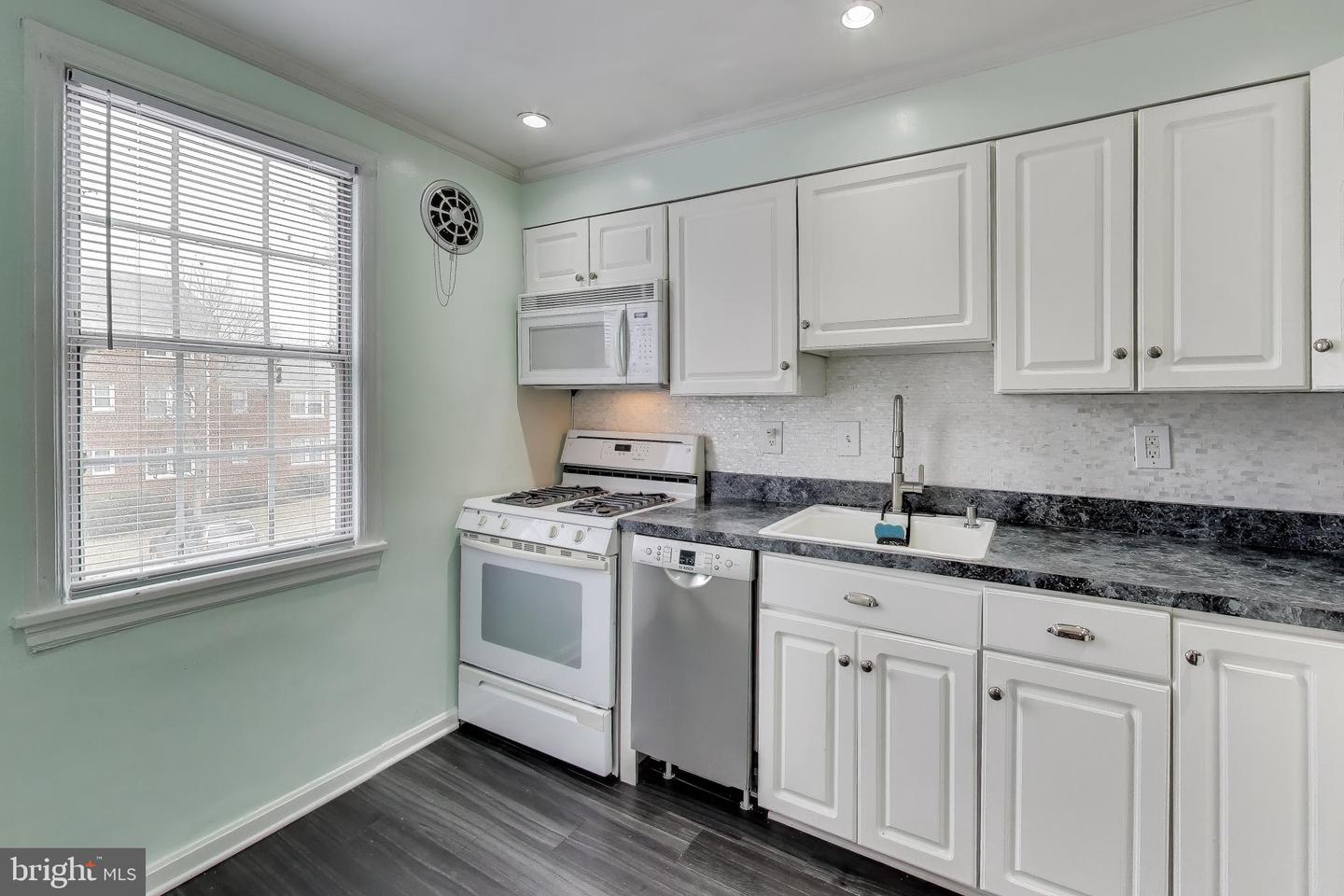 6622 E WAKEFIELD DR #B1, ALEXANDRIA, Virginia 22307, 2 Bedrooms Bedrooms, ,1 BathroomBathrooms,Residential,For sale,6622 E WAKEFIELD DR #B1,VAFX2285012 MLS # VAFX2285012