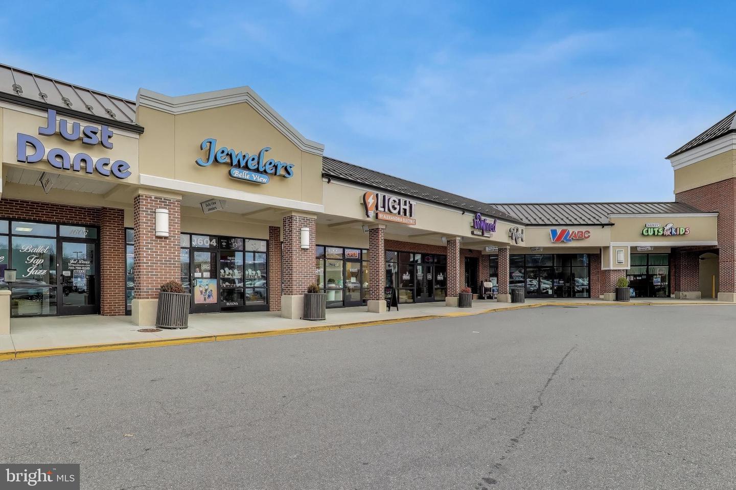 6622 E WAKEFIELD DR #B1, ALEXANDRIA, Virginia 22307, 2 Bedrooms Bedrooms, ,1 BathroomBathrooms,Residential,For sale,6622 E WAKEFIELD DR #B1,VAFX2285012 MLS # VAFX2285012