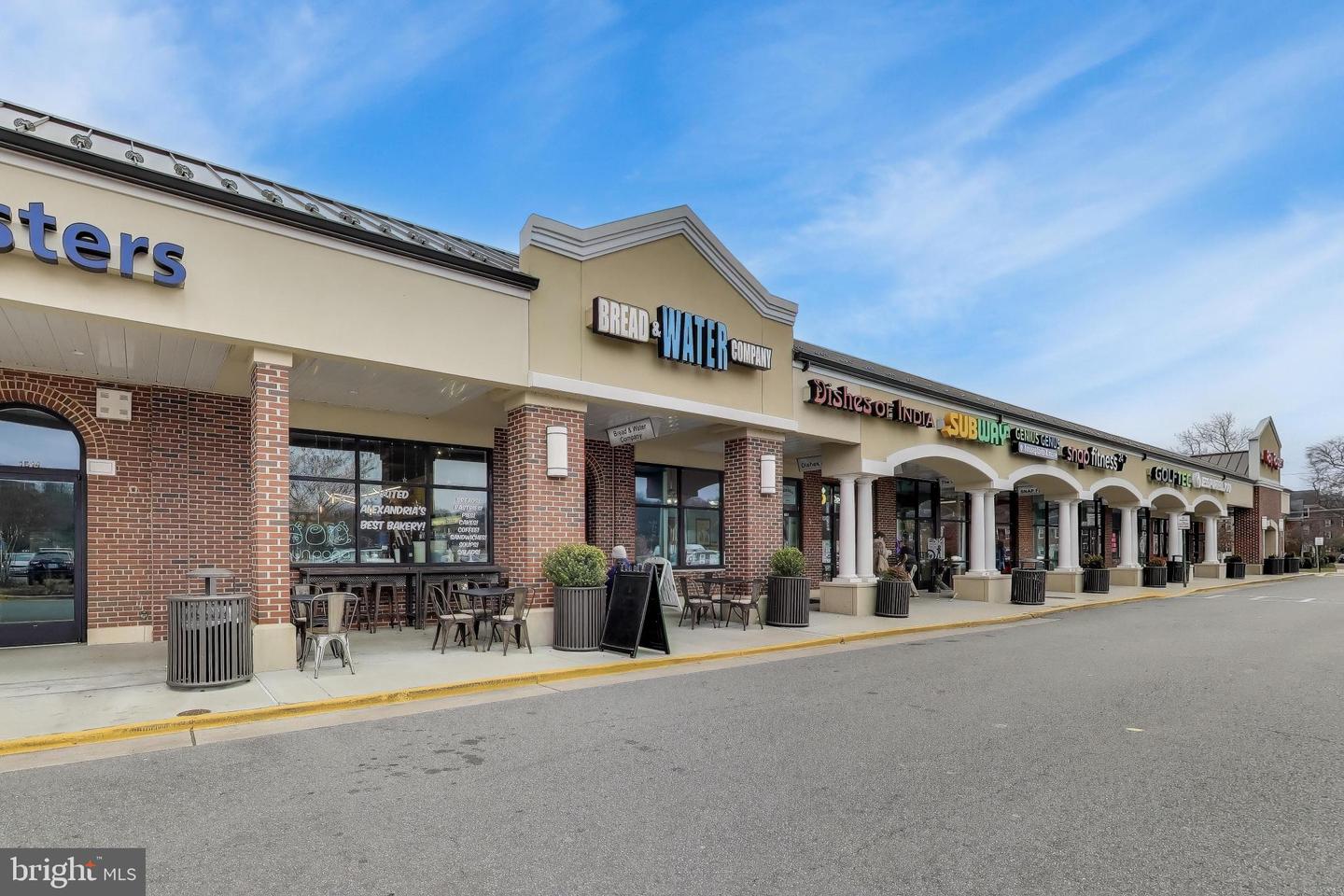 6622 E WAKEFIELD DR #B1, ALEXANDRIA, Virginia 22307, 2 Bedrooms Bedrooms, ,1 BathroomBathrooms,Residential,For sale,6622 E WAKEFIELD DR #B1,VAFX2285012 MLS # VAFX2285012