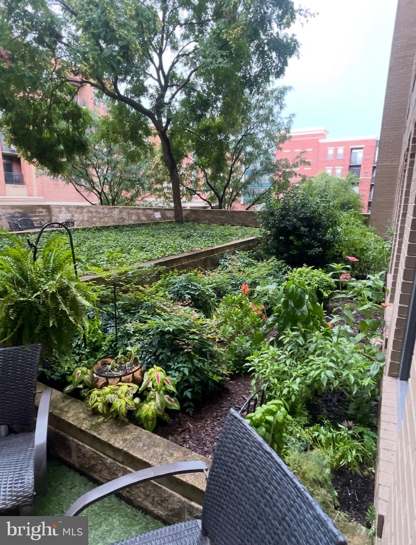 525 N FAYETTE ST #218, ALEXANDRIA, Virginia 22314, 2 Bedrooms Bedrooms, ,2 BathroomsBathrooms,Residential,For sale,525 N FAYETTE ST #218,VAAX2053430 MLS # VAAX2053430