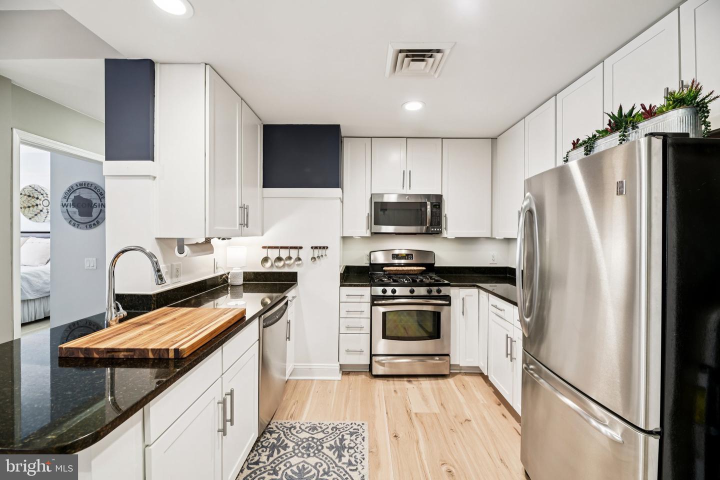 525 N FAYETTE ST #218, ALEXANDRIA, Virginia 22314, 2 Bedrooms Bedrooms, ,2 BathroomsBathrooms,Residential,For sale,525 N FAYETTE ST #218,VAAX2053430 MLS # VAAX2053430