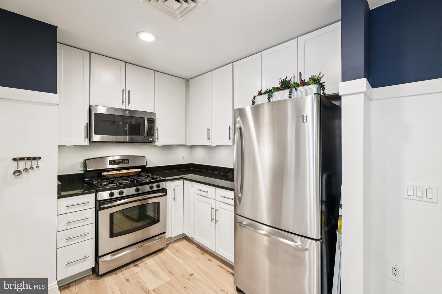 525 N FAYETTE ST #218, ALEXANDRIA, Virginia 22314, 2 Bedrooms Bedrooms, ,2 BathroomsBathrooms,Residential,For sale,525 N FAYETTE ST #218,VAAX2053430 MLS # VAAX2053430
