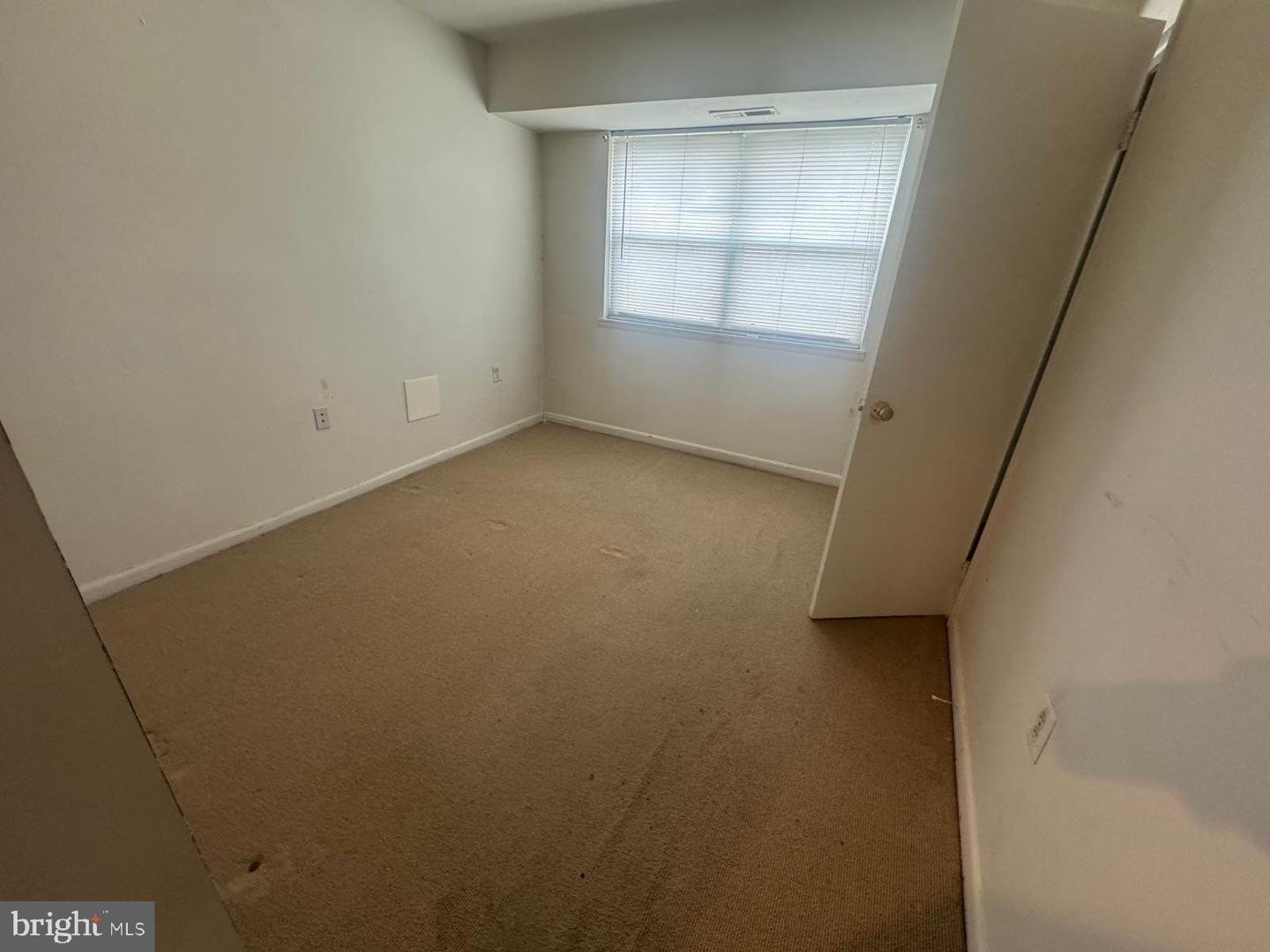 2333 16TH ST SE #203, WASHINGTON, District Of Columbia 20020, 2 Bedrooms Bedrooms, ,1 BathroomBathrooms,Residential,For sale,2333 16TH ST SE #203,DCDC2243874 MLS # DCDC2243874