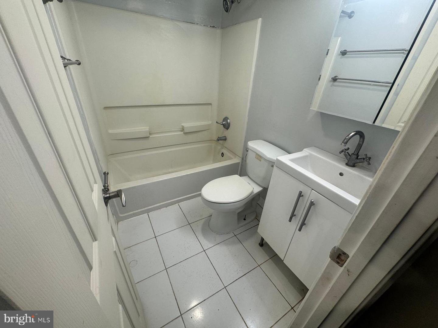 2333 16TH ST SE #203, WASHINGTON, District Of Columbia 20020, 2 Bedrooms Bedrooms, ,1 BathroomBathrooms,Residential,For sale,2333 16TH ST SE #203,DCDC2243874 MLS # DCDC2243874