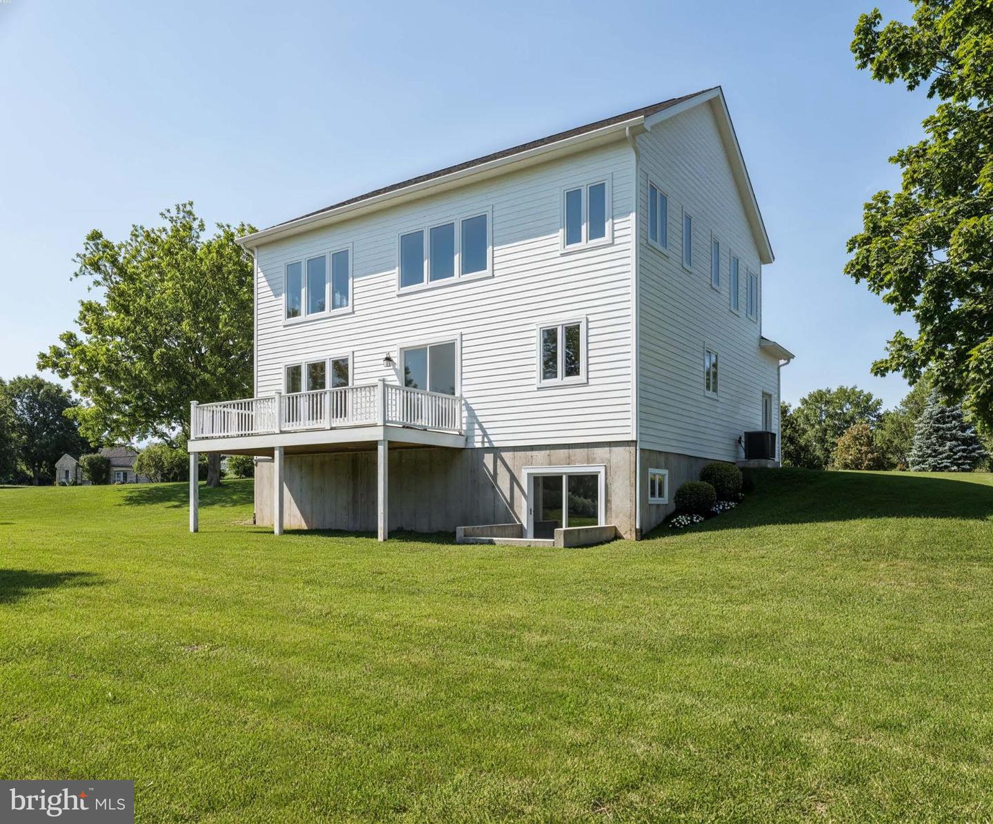 17991 OLD TRIANGLE RD, TRIANGLE, Virginia 22172, 5 Bedrooms Bedrooms, ,5 BathroomsBathrooms,Residential,For sale,17991 OLD TRIANGLE RD,VAPW2111532 MLS # VAPW2111532