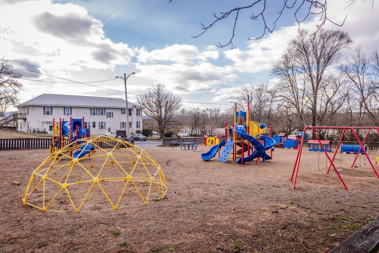 211 SECOND ST, SHENANDOAH, Virginia 22849, 2 Bedrooms Bedrooms, ,1 BathroomBathrooms,Residential,211 SECOND ST,672908 MLS # 672908 211 SECOND ST, SHENANDOAH, Virginia 22849, 2 Bedrooms Bedrooms, ,1 BathroomBathrooms,Residential,211 SECOND ST,672908 MLS # 672908