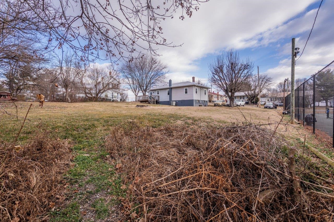 211 SECOND ST, SHENANDOAH, Virginia 22849, 2 Bedrooms Bedrooms, ,1 BathroomBathrooms,Residential,211 SECOND ST,672908 MLS # 672908 211 SECOND ST, SHENANDOAH, Virginia 22849, 2 Bedrooms Bedrooms, ,1 BathroomBathrooms,Residential,211 SECOND ST,672908 MLS # 672908