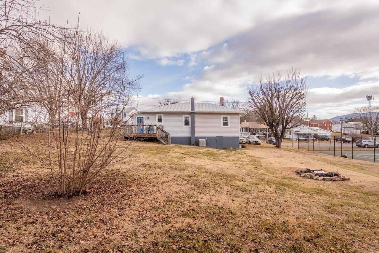 211 SECOND ST, SHENANDOAH, Virginia 22849, 2 Bedrooms Bedrooms, ,1 BathroomBathrooms,Residential,211 SECOND ST,672908 MLS # 672908 211 SECOND ST, SHENANDOAH, Virginia 22849, 2 Bedrooms Bedrooms, ,1 BathroomBathrooms,Residential,211 SECOND ST,672908 MLS # 672908