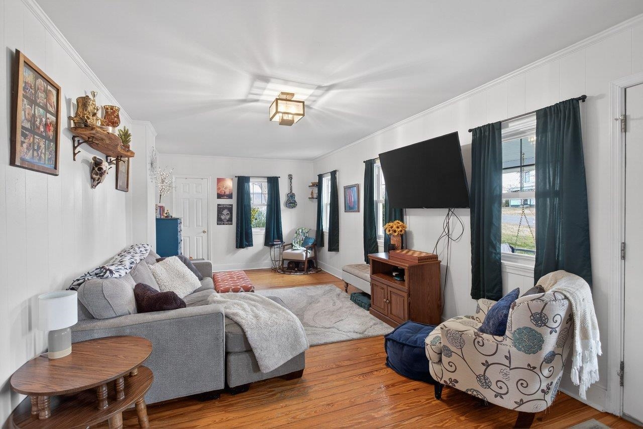 211 SECOND ST, SHENANDOAH, Virginia 22849, 2 Bedrooms Bedrooms, ,1 BathroomBathrooms,Residential,211 SECOND ST,672908 MLS # 672908 211 SECOND ST, SHENANDOAH, Virginia 22849, 2 Bedrooms Bedrooms, ,1 BathroomBathrooms,Residential,211 SECOND ST,672908 MLS # 672908