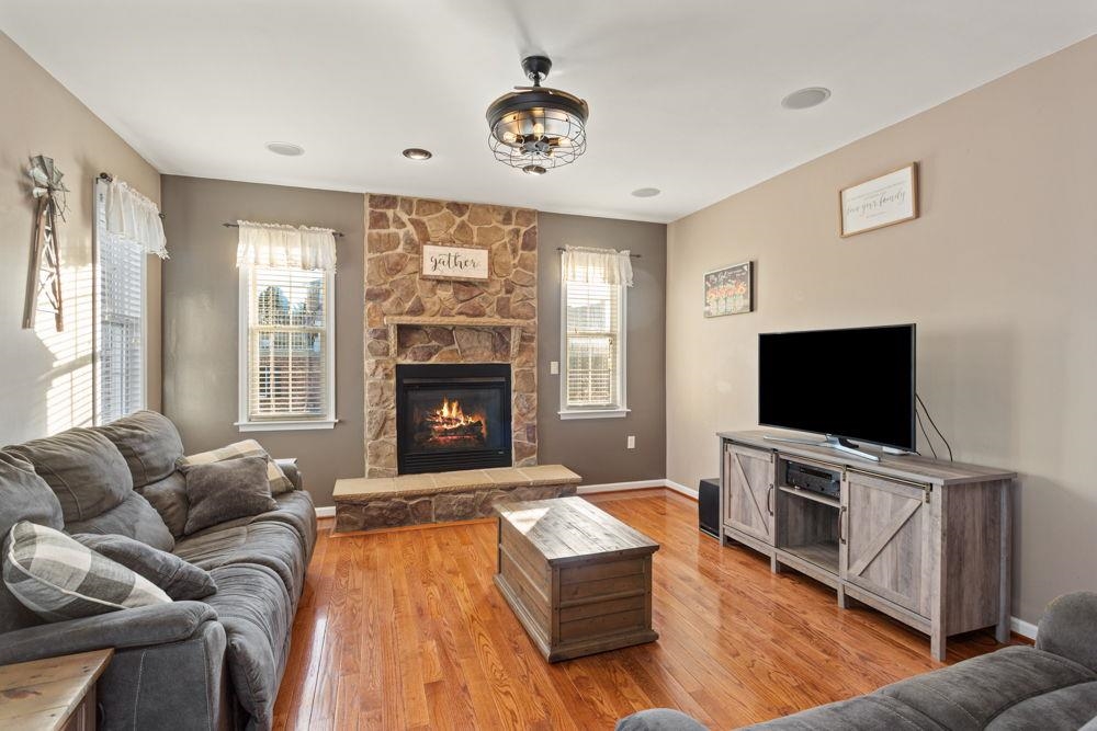 209 BUCHANAN DR, BROADWAY, Virginia 22815, 5 Bedrooms Bedrooms, ,3 BathroomsBathrooms,Residential,209 BUCHANAN DR,672909 MLS # 672909