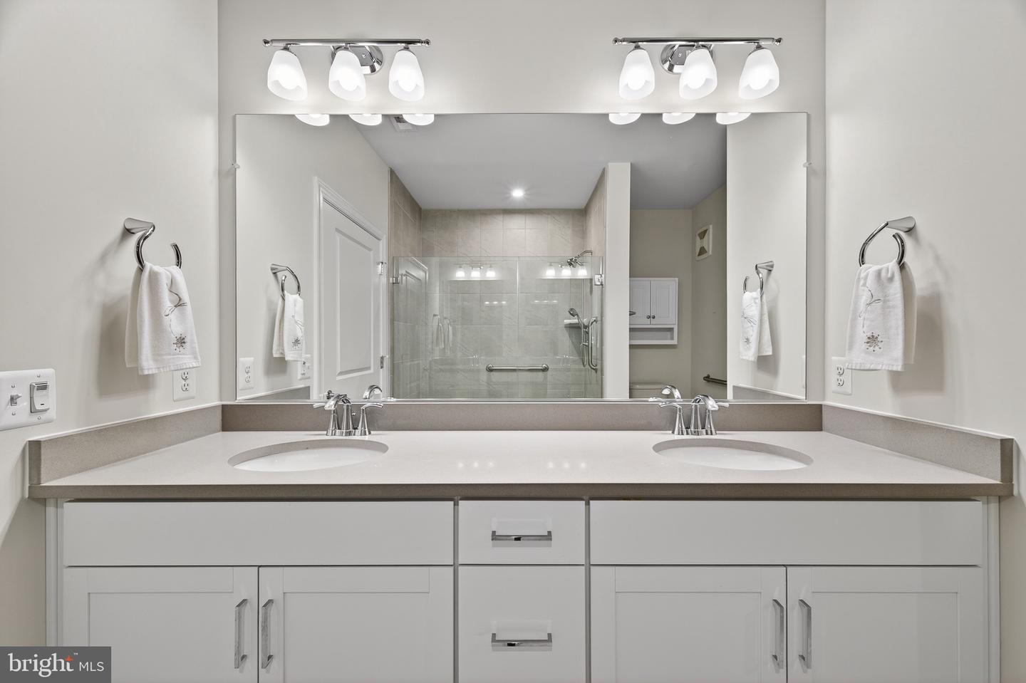 21630 HAWKSBILL HIGH CIR #403, STERLING, Virginia 20164, 2 Bedrooms Bedrooms, ,2 BathroomsBathrooms,Residential,For sale,21630 HAWKSBILL HIGH CIR #403,VALO2111258 MLS # VALO2111258