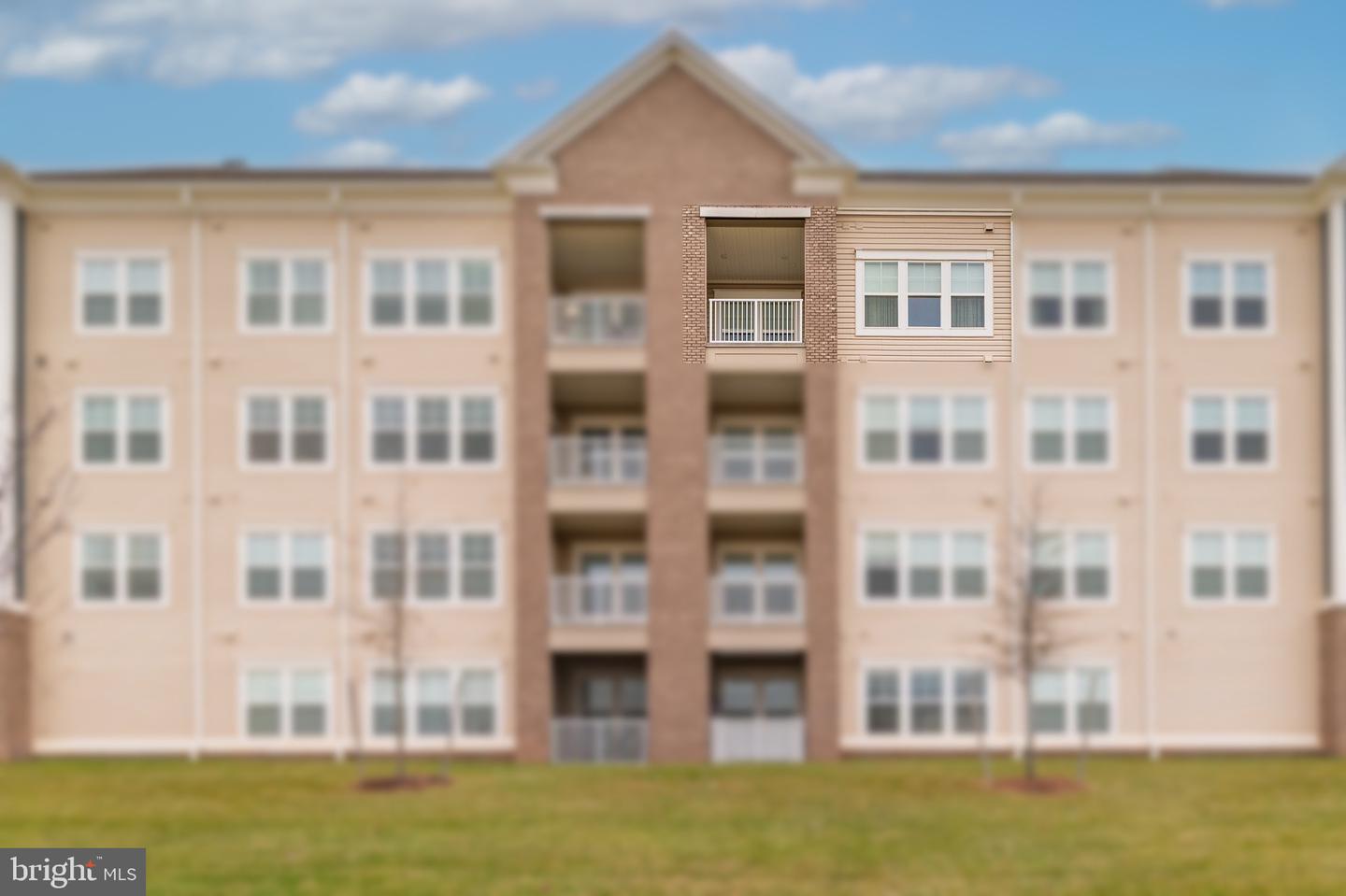 21630 HAWKSBILL HIGH CIR #403, STERLING, Virginia 20164, 2 Bedrooms Bedrooms, ,2 BathroomsBathrooms,Residential,For sale,21630 HAWKSBILL HIGH CIR #403,VALO2111258 MLS # VALO2111258