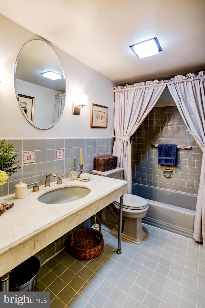 4201 CATHEDRAL AVE NW #124E, WASHINGTON, District Of Columbia 20016, 2 Bedrooms Bedrooms, ,2 BathroomsBathrooms,Residential,For sale,4201 CATHEDRAL AVE NW #124E,DCDC2242038 MLS # DCDC2242038