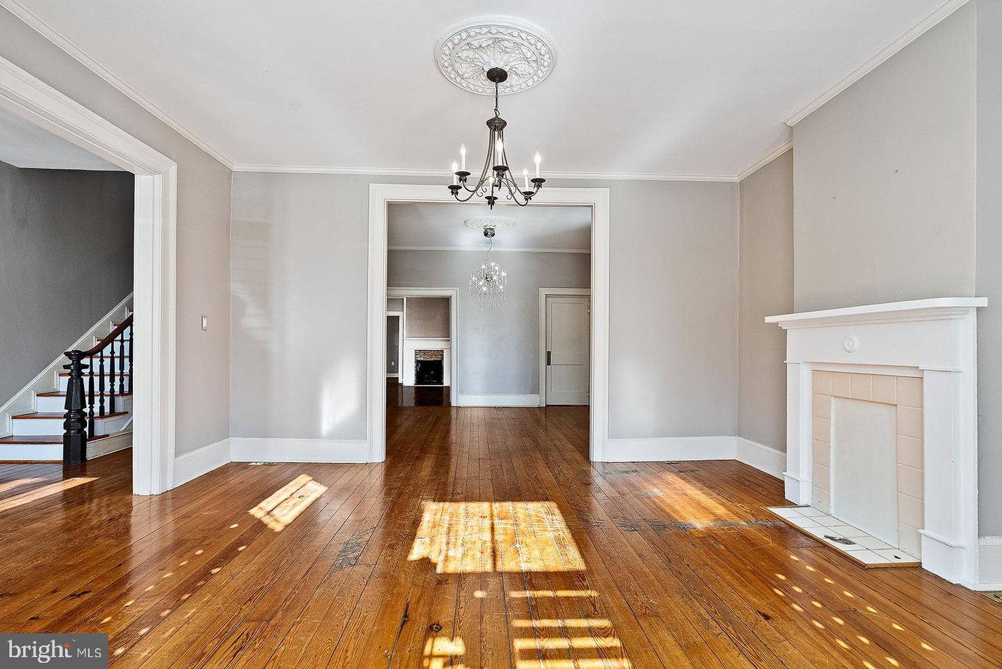 132 AMHERST ST, WINCHESTER, Virginia 22601, 4 Bedrooms Bedrooms, ,3 BathroomsBathrooms,Residential,For sale,132 AMHERST ST,VAWI2009872 MLS # VAWI2009872