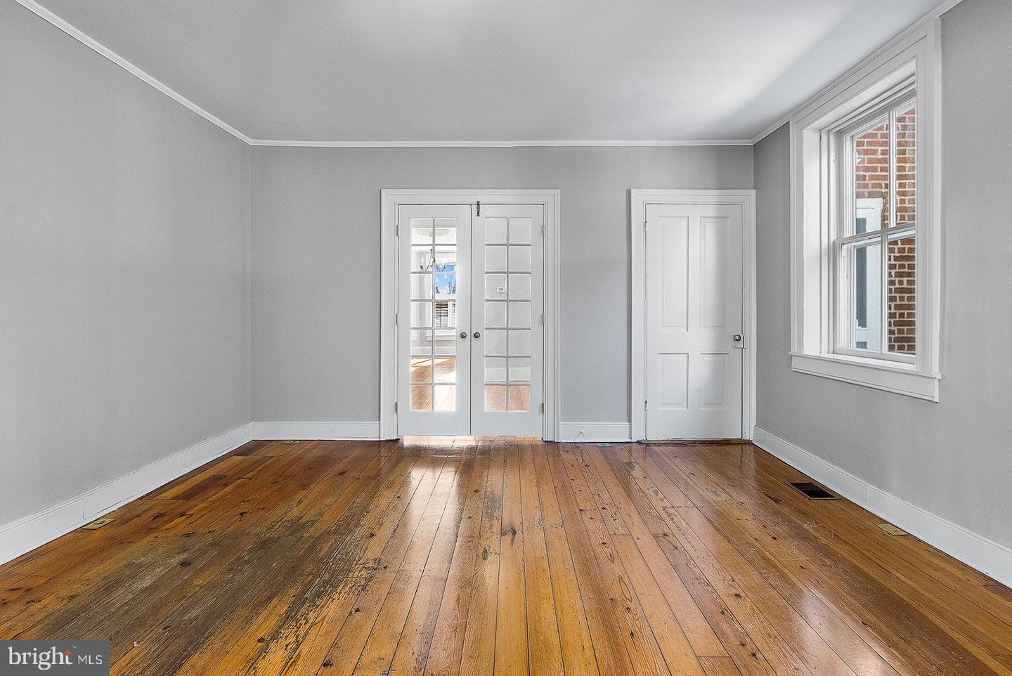 132 AMHERST ST, WINCHESTER, Virginia 22601, 4 Bedrooms Bedrooms, ,3 BathroomsBathrooms,Residential,For sale,132 AMHERST ST,VAWI2009872 MLS # VAWI2009872