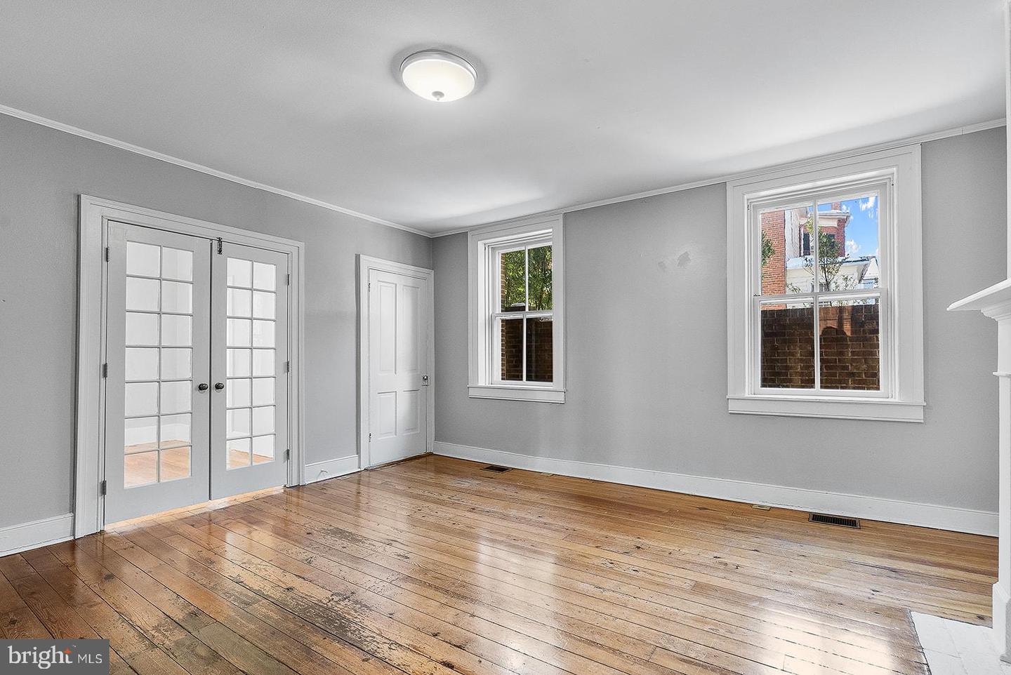 132 AMHERST ST, WINCHESTER, Virginia 22601, 4 Bedrooms Bedrooms, ,3 BathroomsBathrooms,Residential,For sale,132 AMHERST ST,VAWI2009872 MLS # VAWI2009872