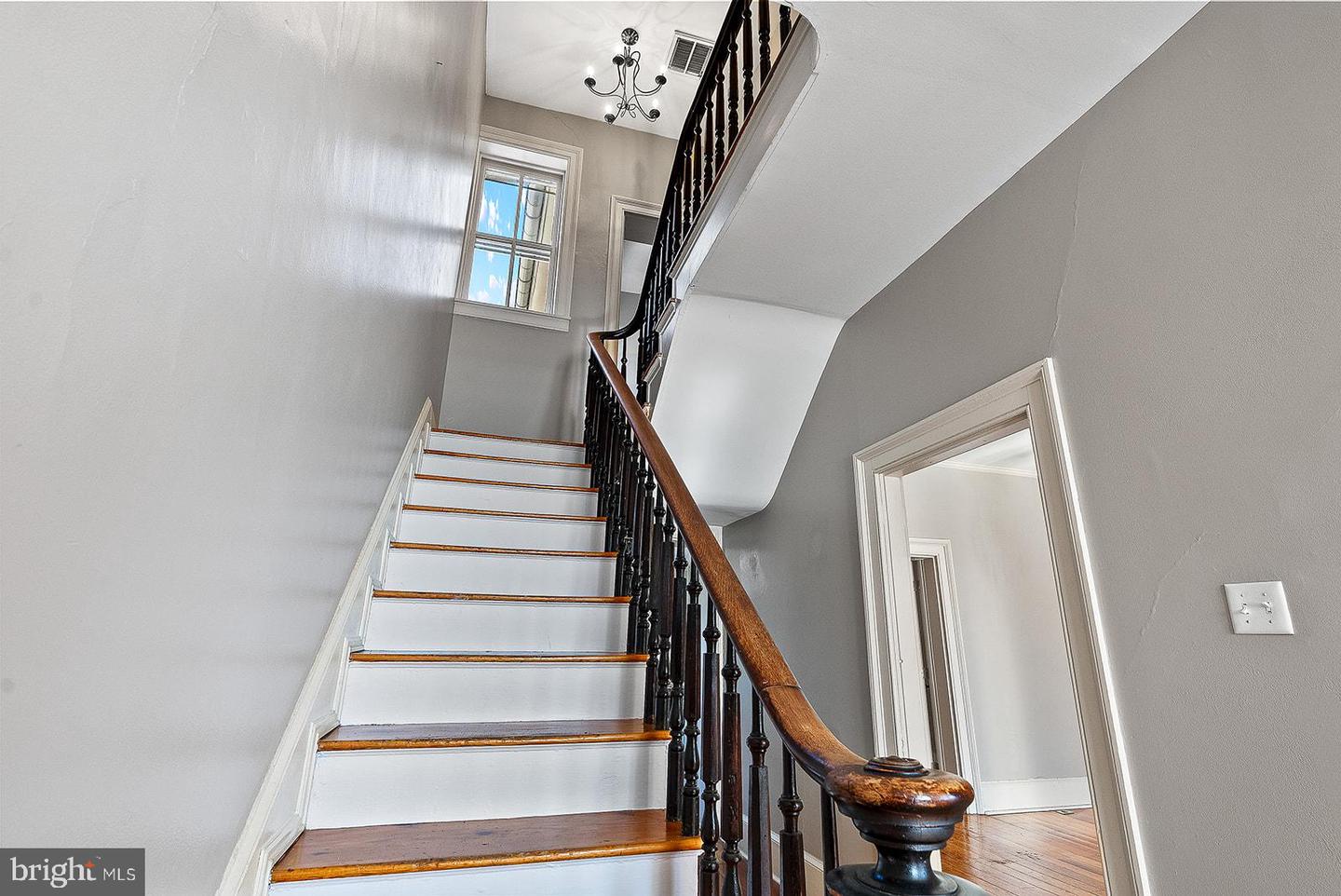 132 AMHERST ST, WINCHESTER, Virginia 22601, 4 Bedrooms Bedrooms, ,3 BathroomsBathrooms,Residential,For sale,132 AMHERST ST,VAWI2009872 MLS # VAWI2009872