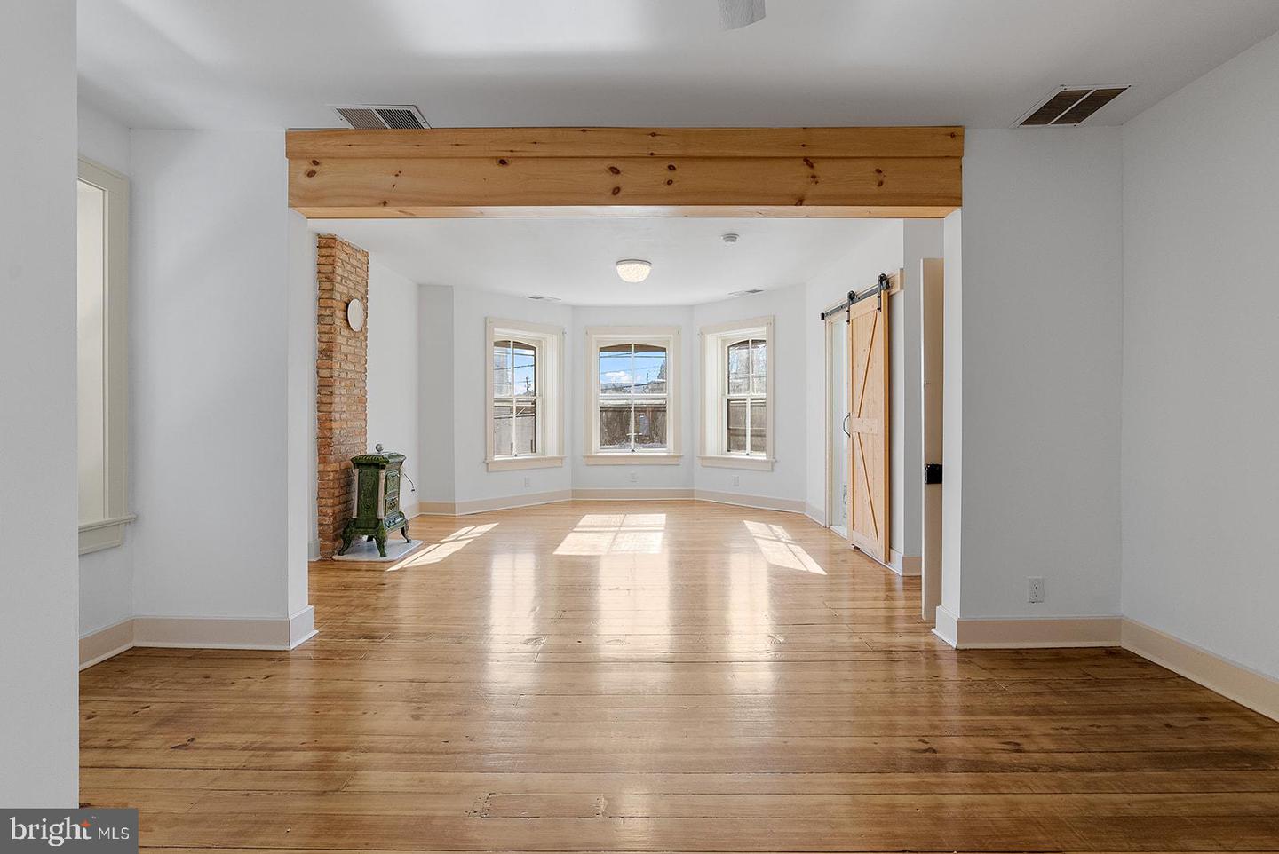 132 AMHERST ST, WINCHESTER, Virginia 22601, 4 Bedrooms Bedrooms, ,3 BathroomsBathrooms,Residential,For sale,132 AMHERST ST,VAWI2009872 MLS # VAWI2009872