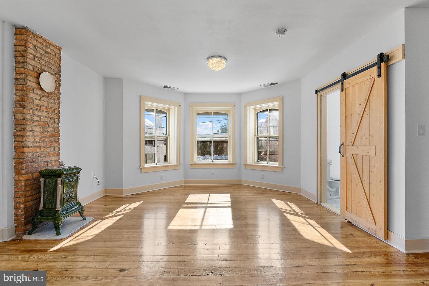 132 AMHERST ST, WINCHESTER, Virginia 22601, 4 Bedrooms Bedrooms, ,3 BathroomsBathrooms,Residential,For sale,132 AMHERST ST,VAWI2009872 MLS # VAWI2009872