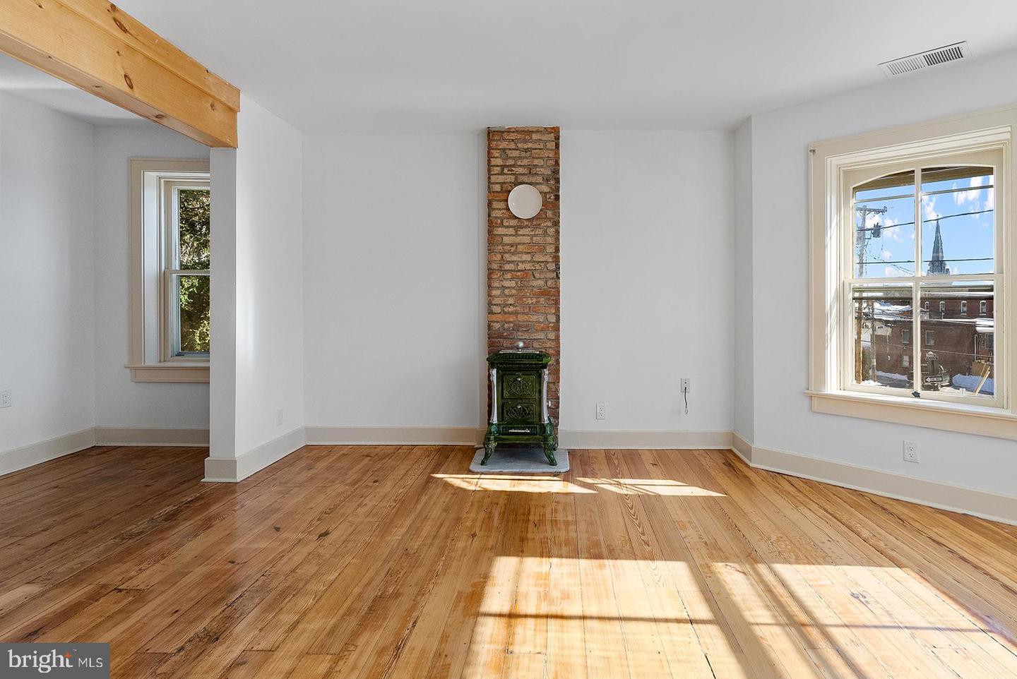 132 AMHERST ST, WINCHESTER, Virginia 22601, 4 Bedrooms Bedrooms, ,3 BathroomsBathrooms,Residential,For sale,132 AMHERST ST,VAWI2009872 MLS # VAWI2009872