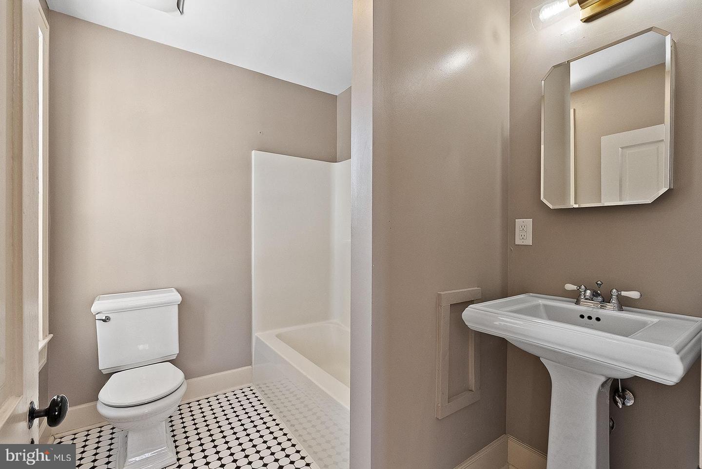 132 AMHERST ST, WINCHESTER, Virginia 22601, 4 Bedrooms Bedrooms, ,3 BathroomsBathrooms,Residential,For sale,132 AMHERST ST,VAWI2009872 MLS # VAWI2009872