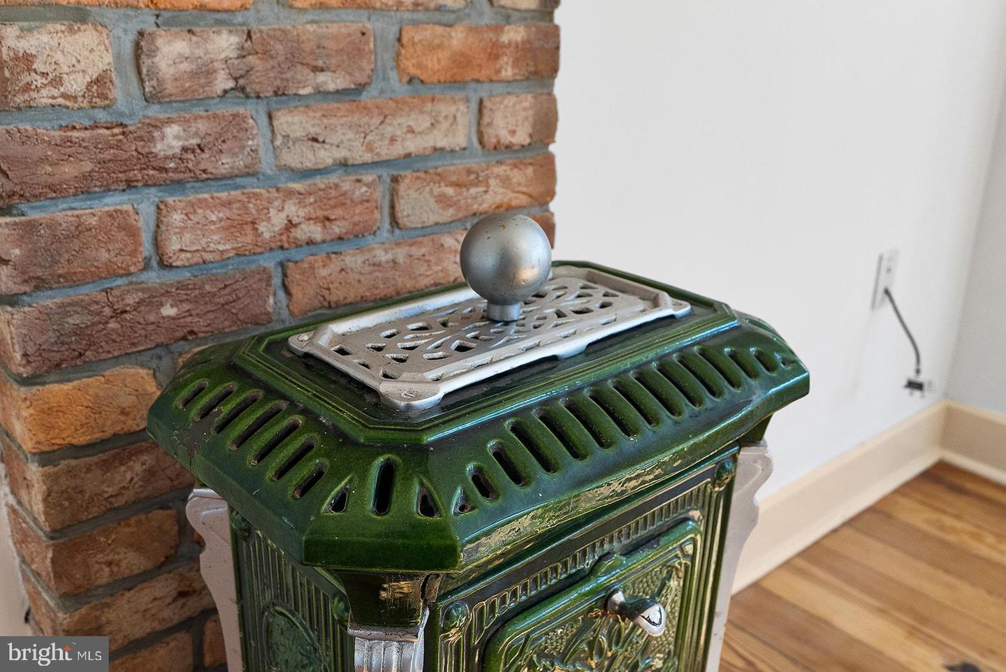 132 AMHERST ST, WINCHESTER, Virginia 22601, 4 Bedrooms Bedrooms, ,3 BathroomsBathrooms,Residential,For sale,132 AMHERST ST,VAWI2009872 MLS # VAWI2009872