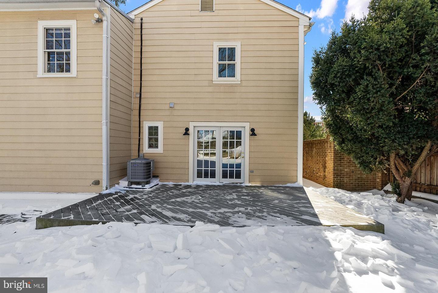 132 AMHERST ST, WINCHESTER, Virginia 22601, 4 Bedrooms Bedrooms, ,3 BathroomsBathrooms,Residential,For sale,132 AMHERST ST,VAWI2009872 MLS # VAWI2009872