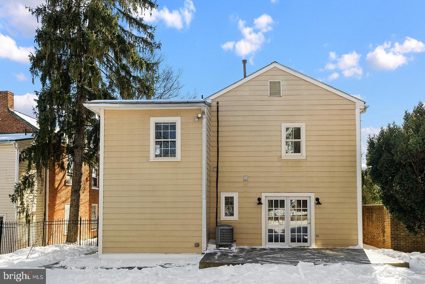 132 AMHERST ST, WINCHESTER, Virginia 22601, 4 Bedrooms Bedrooms, ,3 BathroomsBathrooms,Residential,For sale,132 AMHERST ST,VAWI2009872 MLS # VAWI2009872