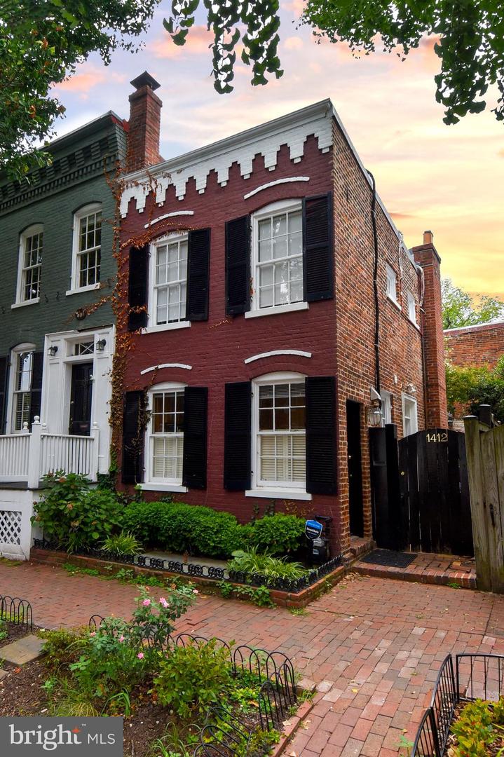 1412 27TH ST NW, WASHINGTON, District Of Columbia 20007, 2 Bedrooms Bedrooms, ,1 BathroomBathrooms,Residential,For sale,1412 27TH ST NW,DCDC2243884 MLS # DCDC2243884 1412 27TH ST NW, WASHINGTON, District Of Columbia 20007, 2 Bedrooms Bedrooms, ,1 BathroomBathrooms,Residential,For sale,1412 27TH ST NW,DCDC2243884 MLS # DCDC2243884