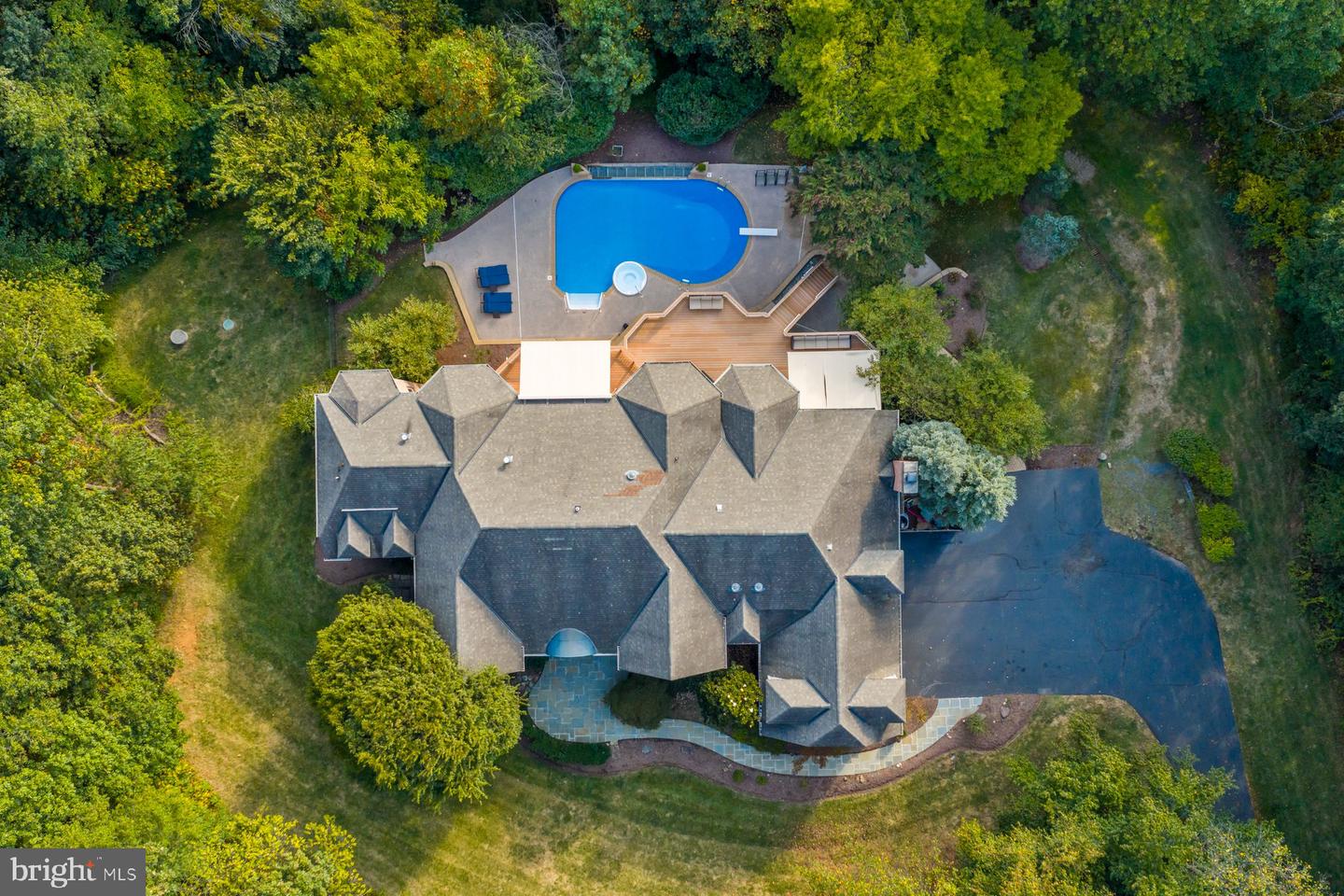 40321 BEACON HILL DR, LEESBURG, Virginia 20176, 5 Bedrooms Bedrooms, ,7 BathroomsBathrooms,Residential,For sale,40321 BEACON HILL DR,VALO2106174 MLS # VALO2106174