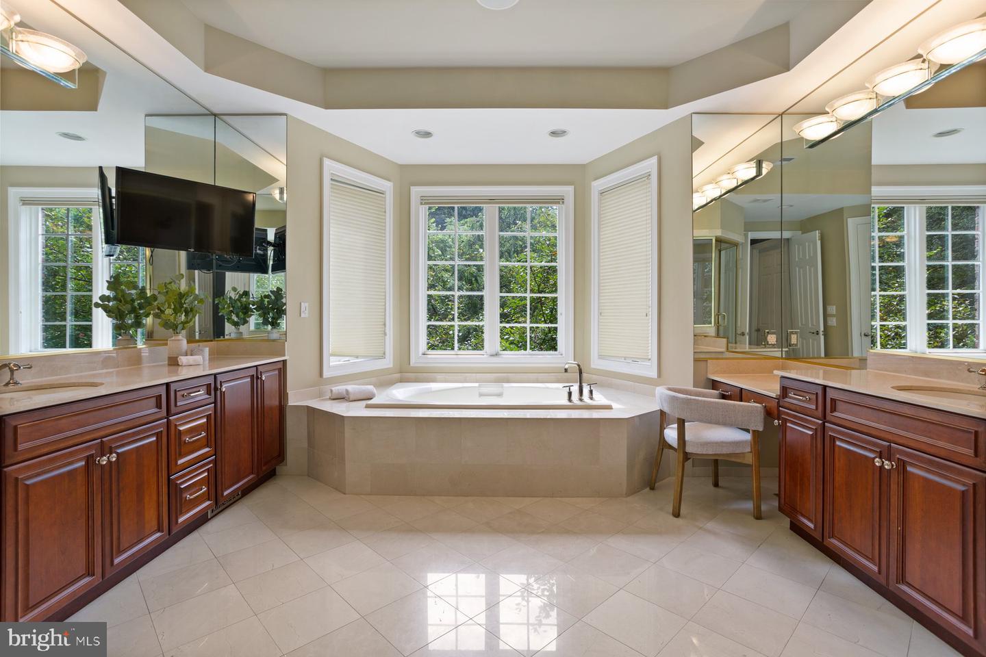 40321 BEACON HILL DR, LEESBURG, Virginia 20176, 5 Bedrooms Bedrooms, ,7 BathroomsBathrooms,Residential,For sale,40321 BEACON HILL DR,VALO2106174 MLS # VALO2106174