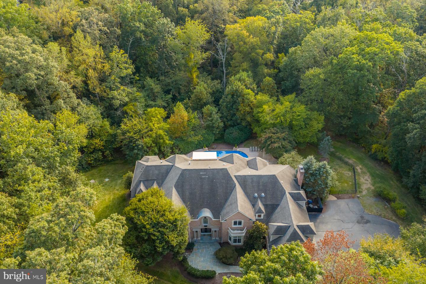 40321 BEACON HILL DR, LEESBURG, Virginia 20176, 5 Bedrooms Bedrooms, ,7 BathroomsBathrooms,Residential,For sale,40321 BEACON HILL DR,VALO2106174 MLS # VALO2106174