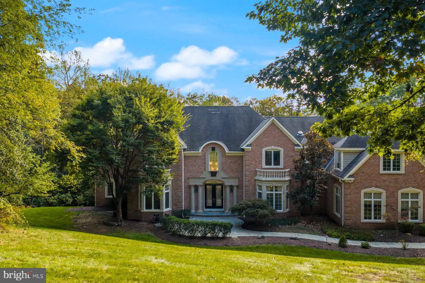 40321 BEACON HILL DR, LEESBURG, Virginia 20176, 5 Bedrooms Bedrooms, ,7 BathroomsBathrooms,Residential,For sale,40321 BEACON HILL DR,VALO2106174 MLS # VALO2106174